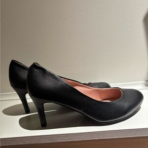 next navy blue Mid Heel Pump with Blush Lining